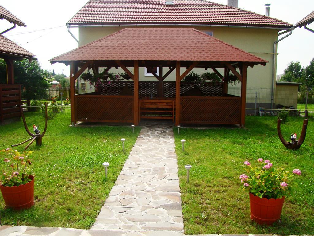 Colt de Rai Hotel Covasna Buitenkant foto