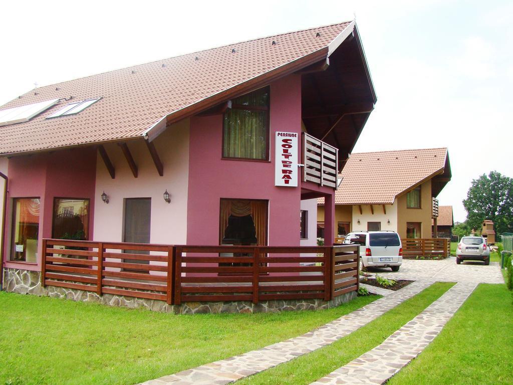Colt de Rai Hotel Covasna Buitenkant foto